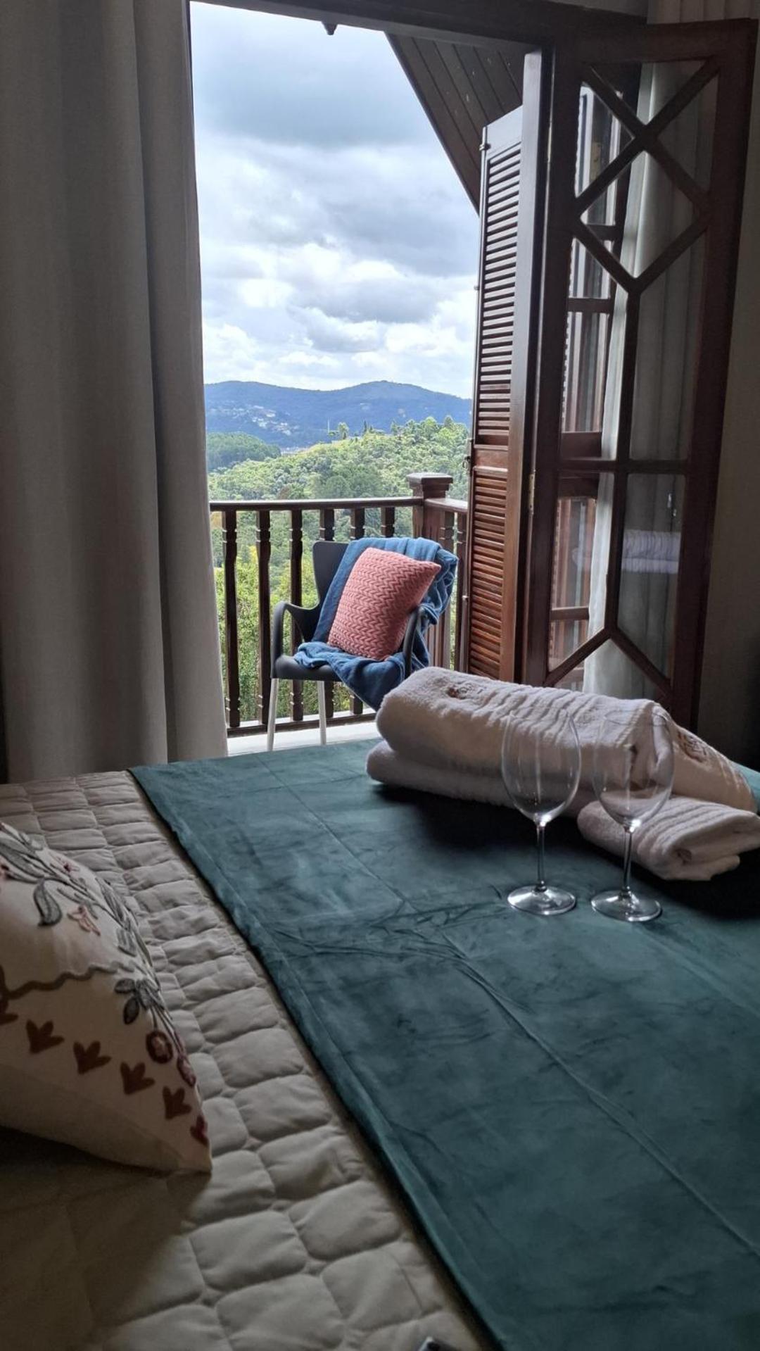 Duplex Em Castelo | Piscina Aquecida, Lareira E Wi-fi * Campos do Jordão
