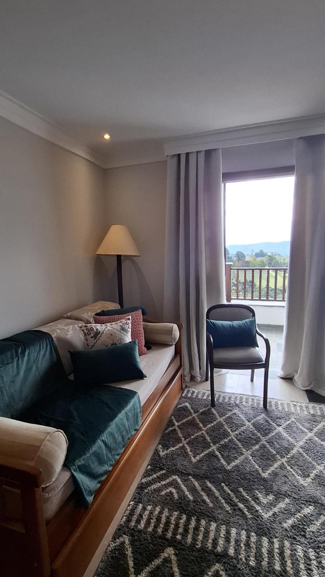 Duplex Em Castelo | Piscina Aquecida, Lareira E Wi-fi Apartamento Campos do Jordão