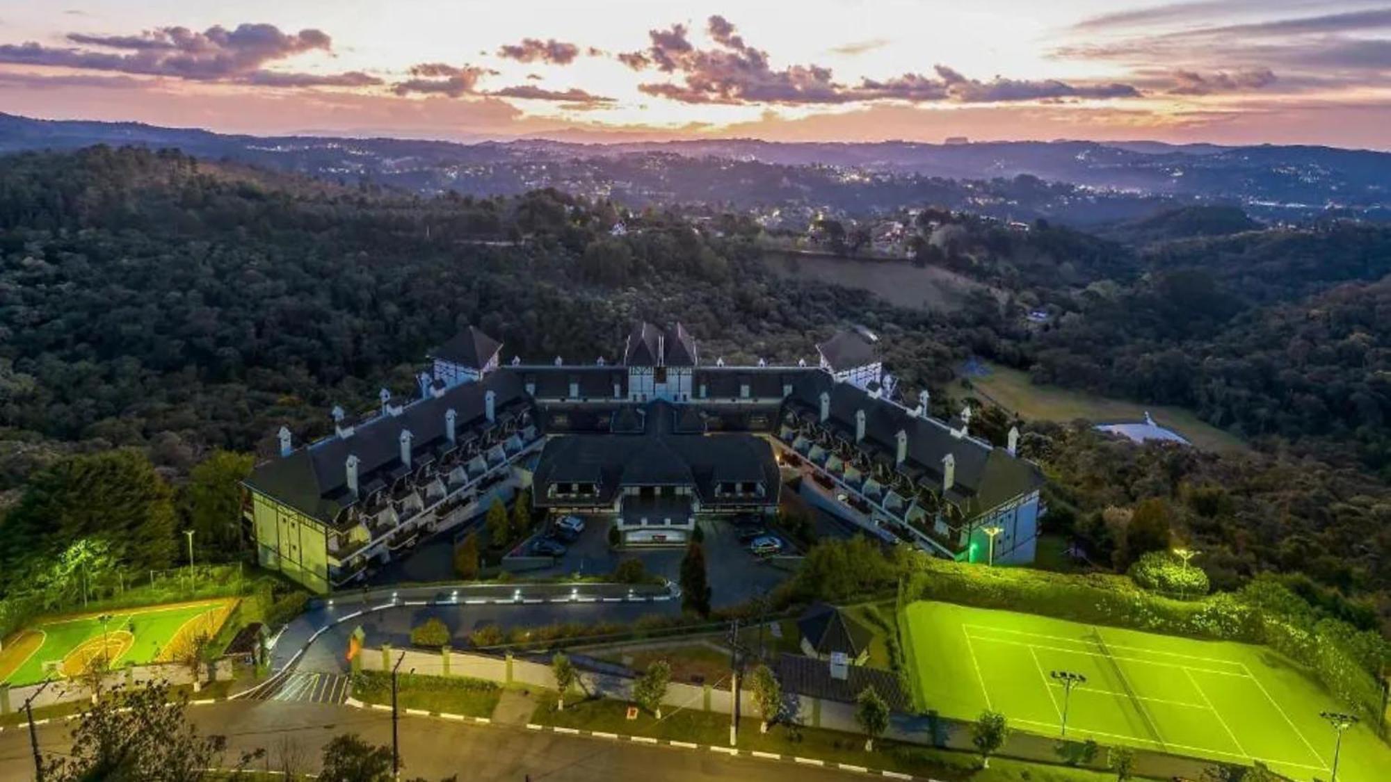 Duplex Em Castelo | Piscina Aquecida, Lareira E Wi-fi Campos do Jordão