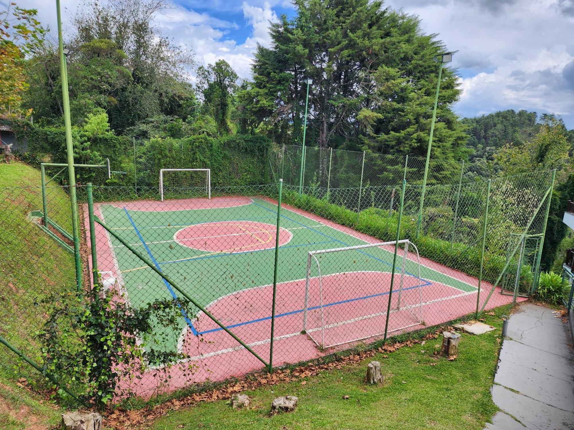 Apartamento Duplex Em Castelo | Piscina Aquecida, Lareira E Wi-fi